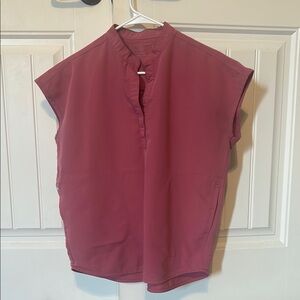 Women's Figs Quartz Breast Cancer Rafaela scrub top and Zamora pant.